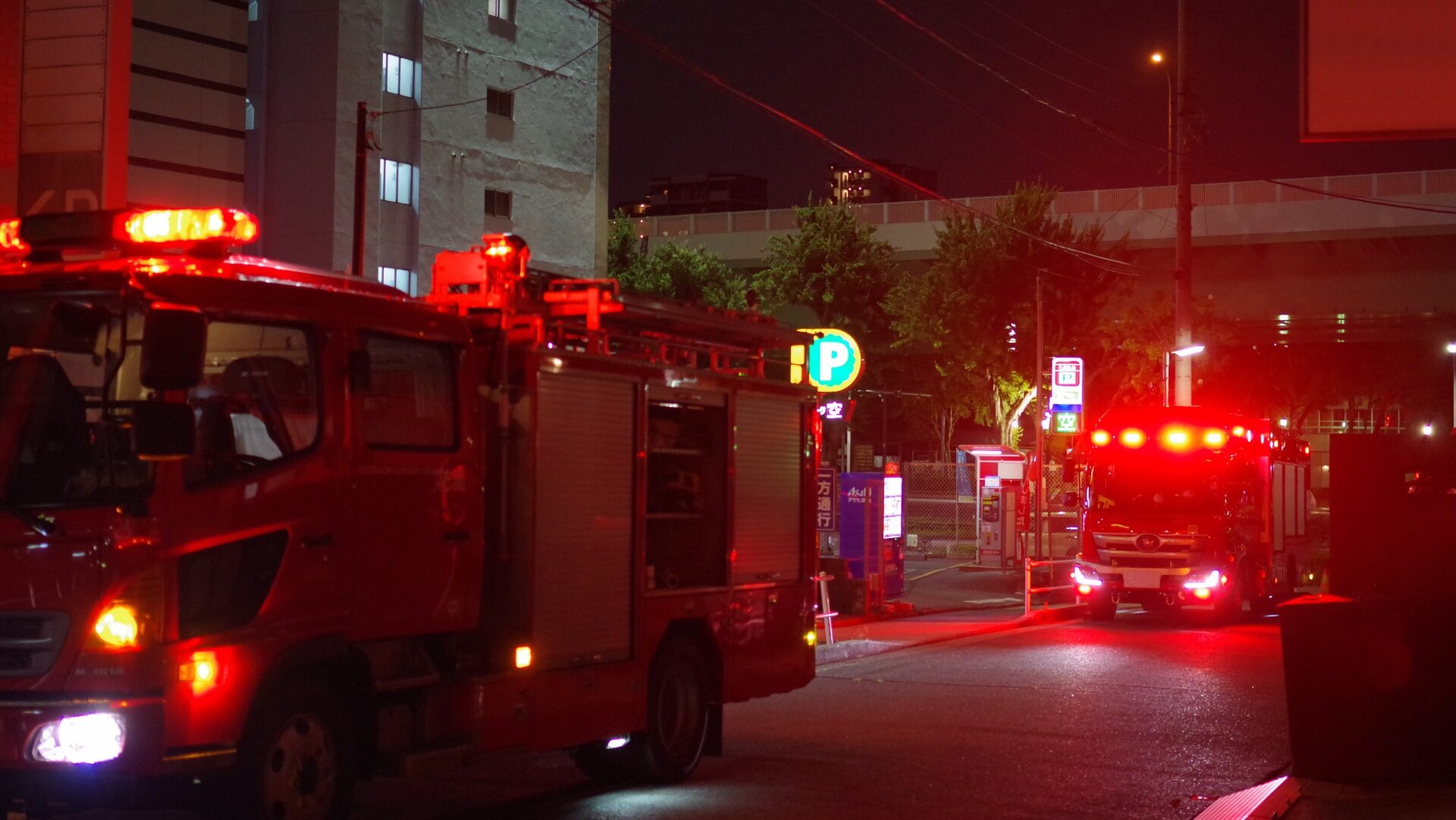 千日デパート、閉店時間の夜に。